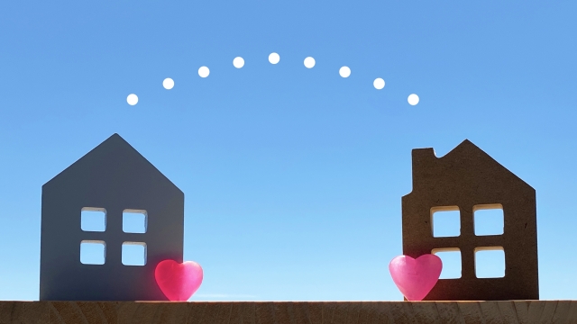 3461326_s 家族みんなで想いを伝える。オンライン(リモート)供養で広がる新しい供養のかたち