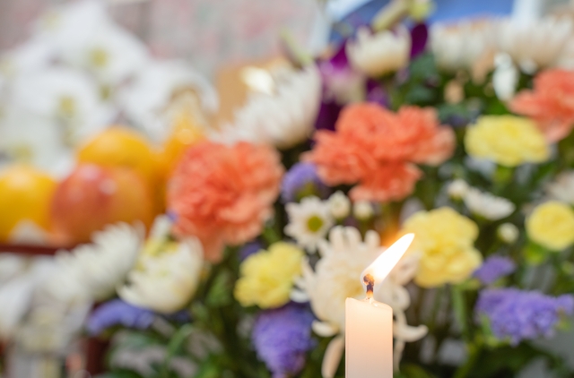 24469536_s 四十九日と百箇日、何をすればいい?後悔しないための供養の考え方
