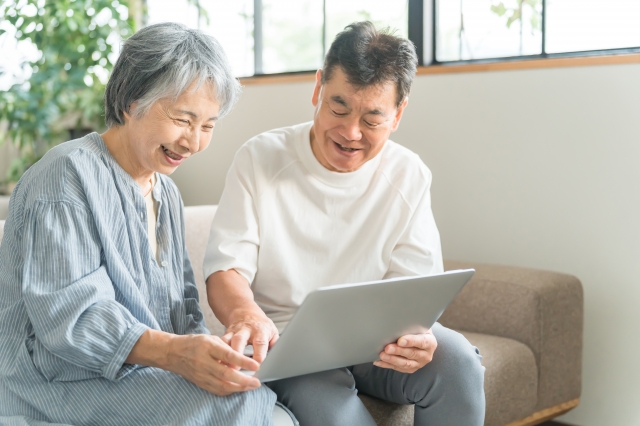 32997501_s 会いに行けない後悔を減らすために。オンラインでできるペット供養