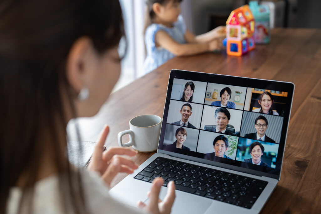 pixta_129003406_M-1024x682 遠方の家族みんなで見守れる。オンラインでつながるペット供養とは