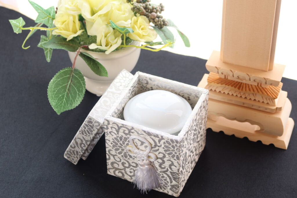 pixta_82373243_M-1024x683 納骨は遅くても大丈夫？時間が経ってからの不安を安心に変えるガイド