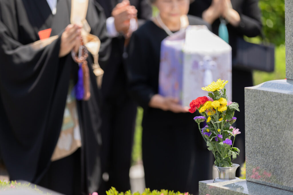 pixta_91356980_M-1024x682 納骨は遅くても大丈夫？時間が経ってからの不安を安心に変えるガイド